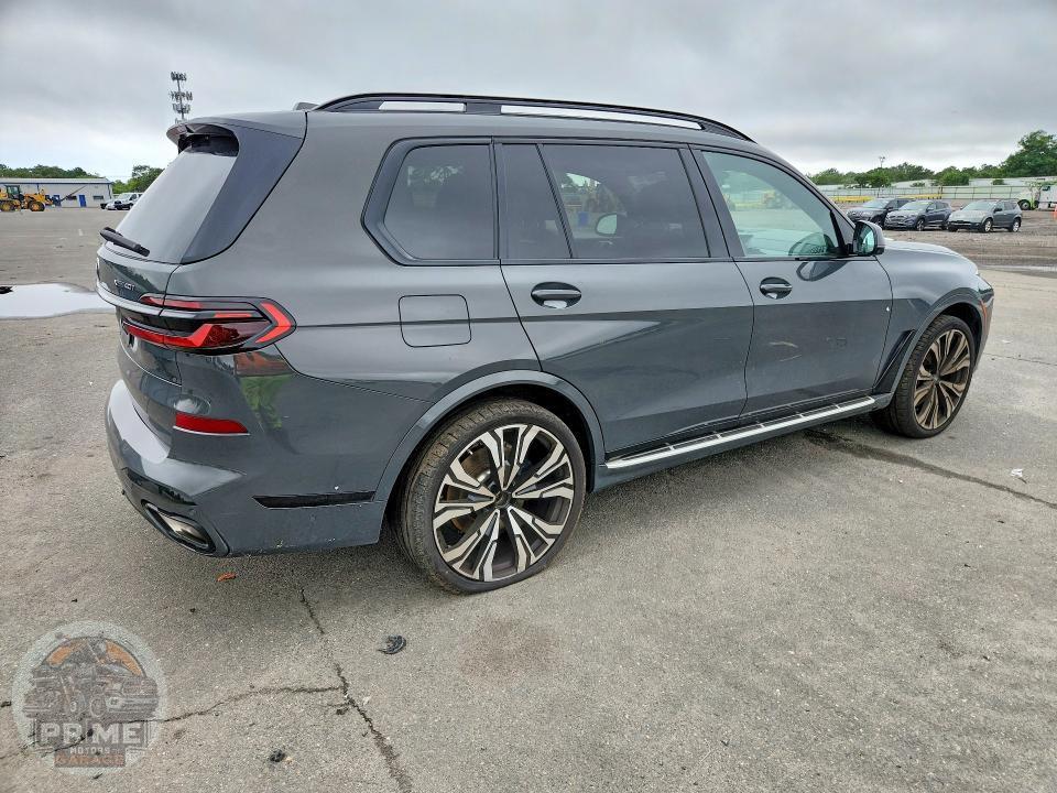 2024 BMW X7 — фото 3