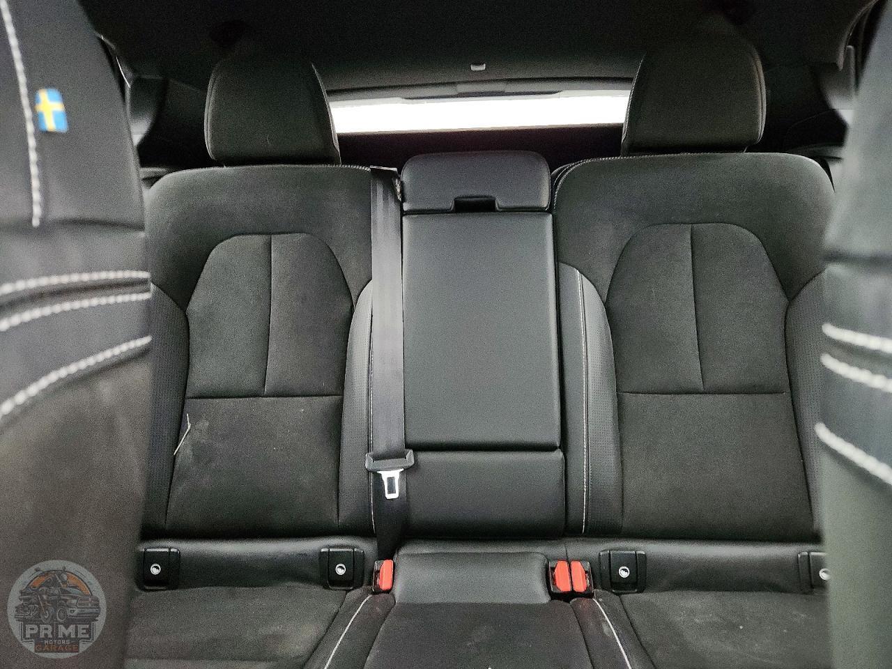 2020 VOLVO XC40 — фото 10