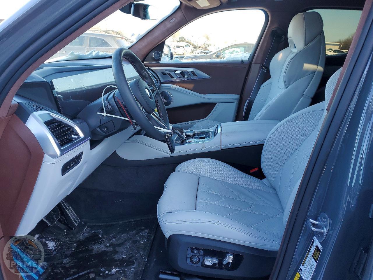 2025 BMW XM — фото 7