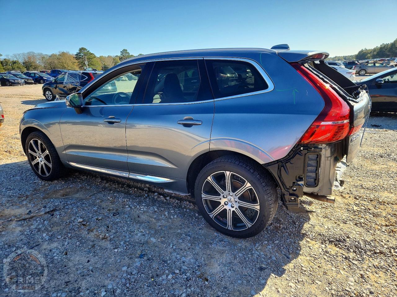 2021 VOLVO XC60 — фото 2