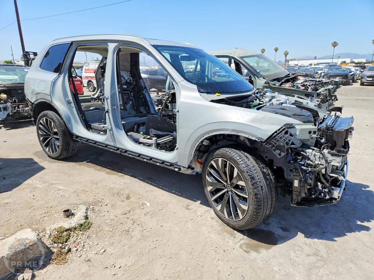 2025 VOLVO XC90 — фото 4