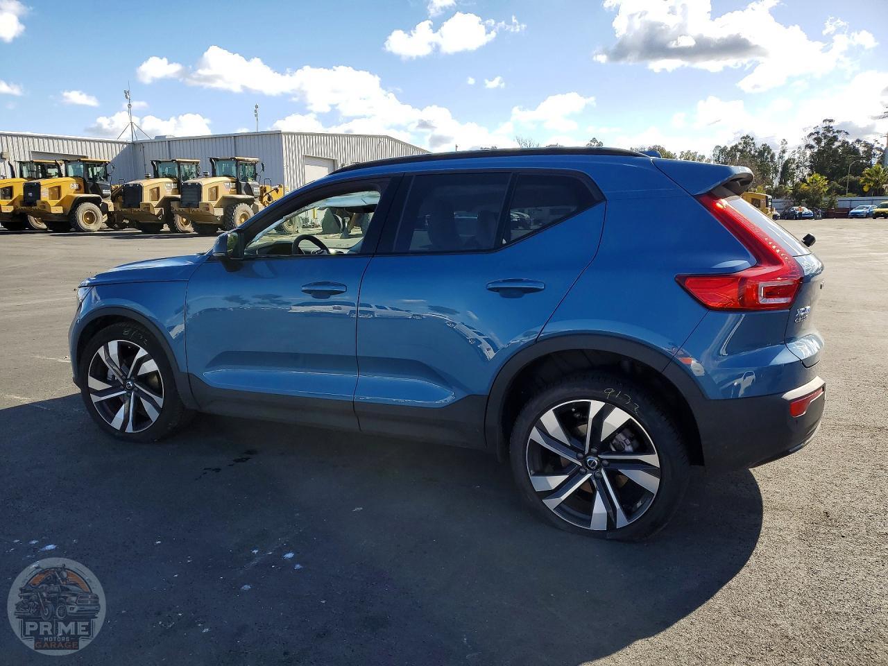 2024 VOLVO XC40 — фото 2