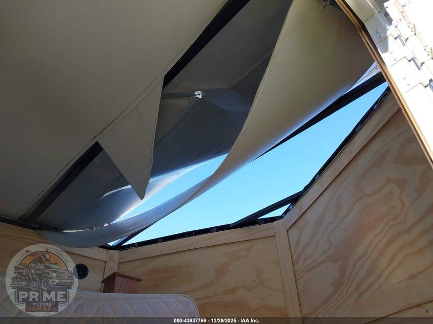 2024 WELLS CARGO ENCLOSED TRAILER — фото 14