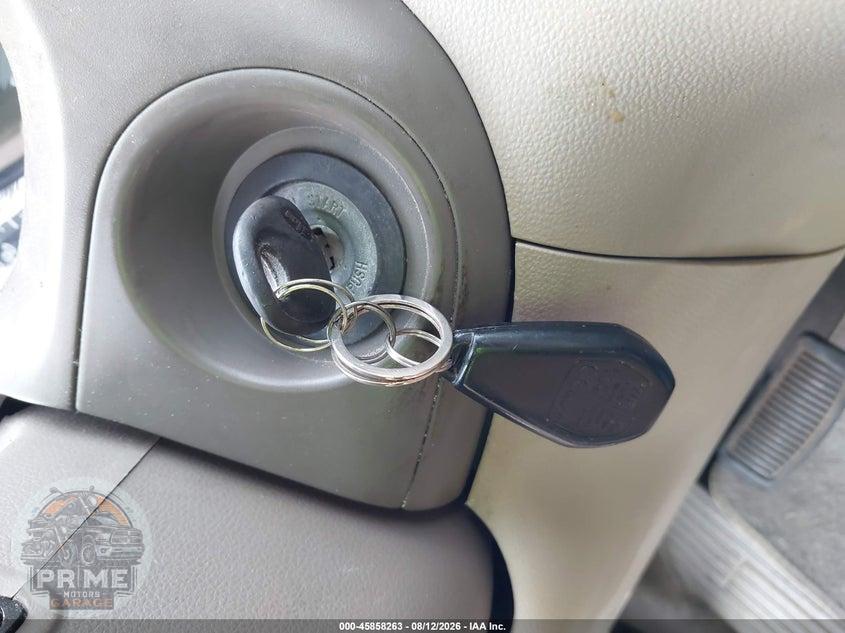 2009 KIA SEDONA LX — фото 11