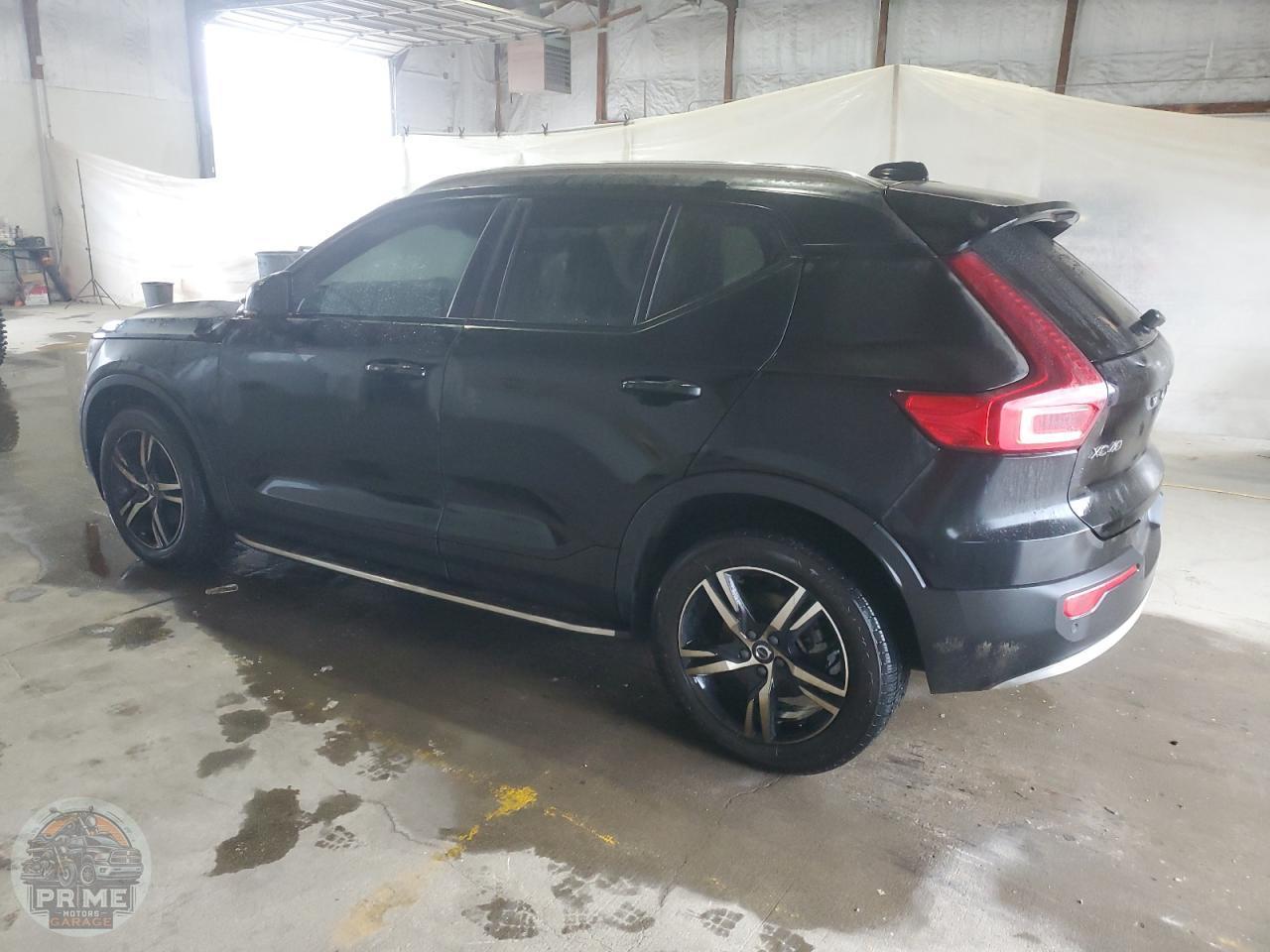 2023 VOLVO XC40 — фото 2