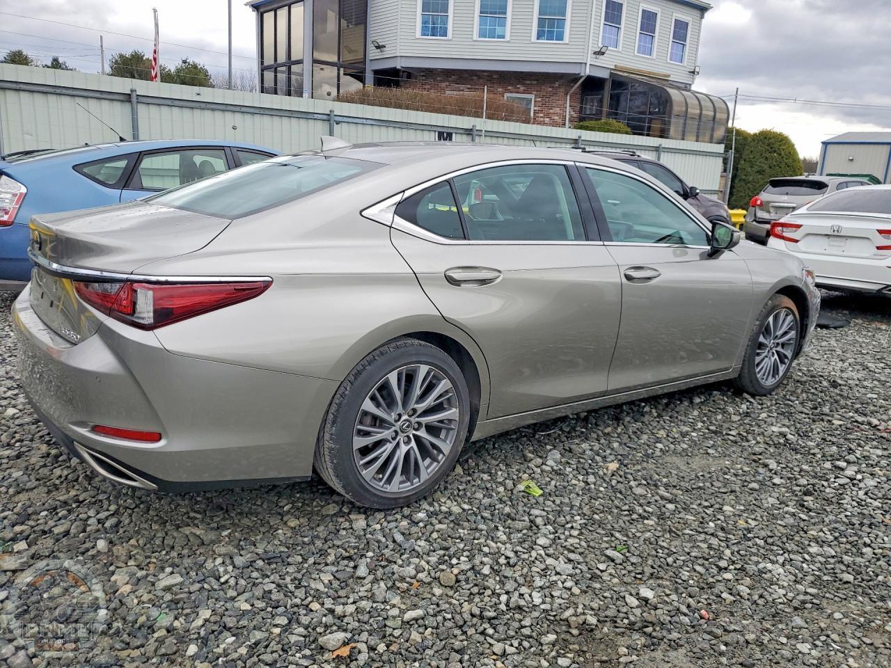 2020 LEXUS ES — фото 3