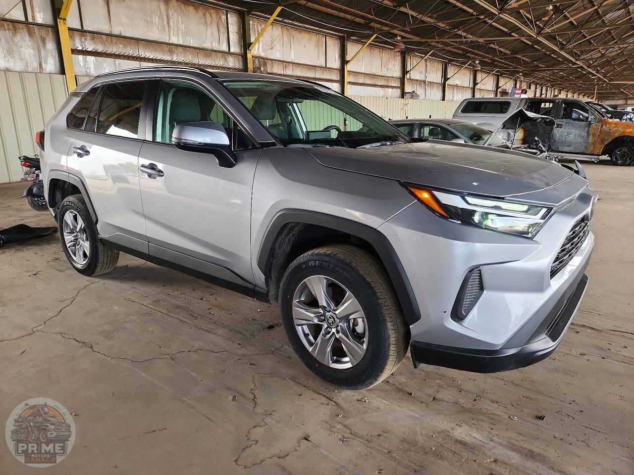 2025 TOYOTA RAV4 — фото 7