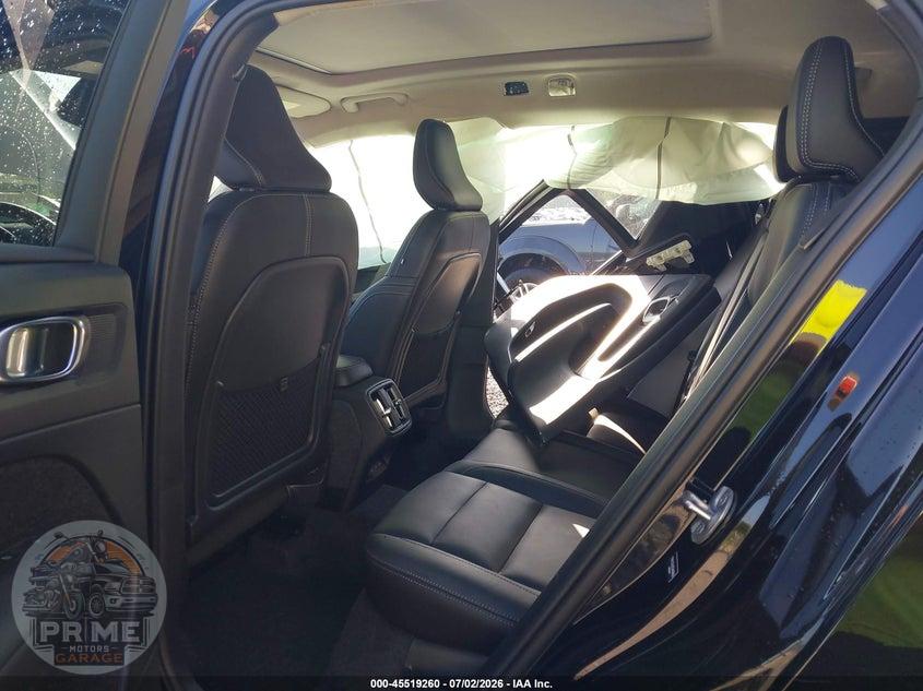 2025 VOLVO XC40 B5 CORE BRIGHT THEME — фото 8