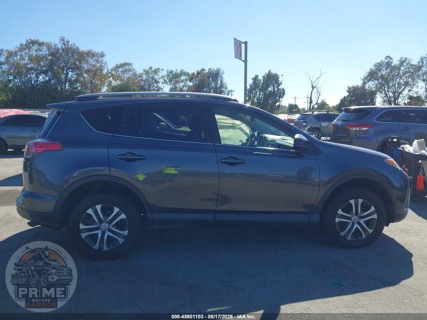 2018 TOYOTA RAV4 LE — фото 13