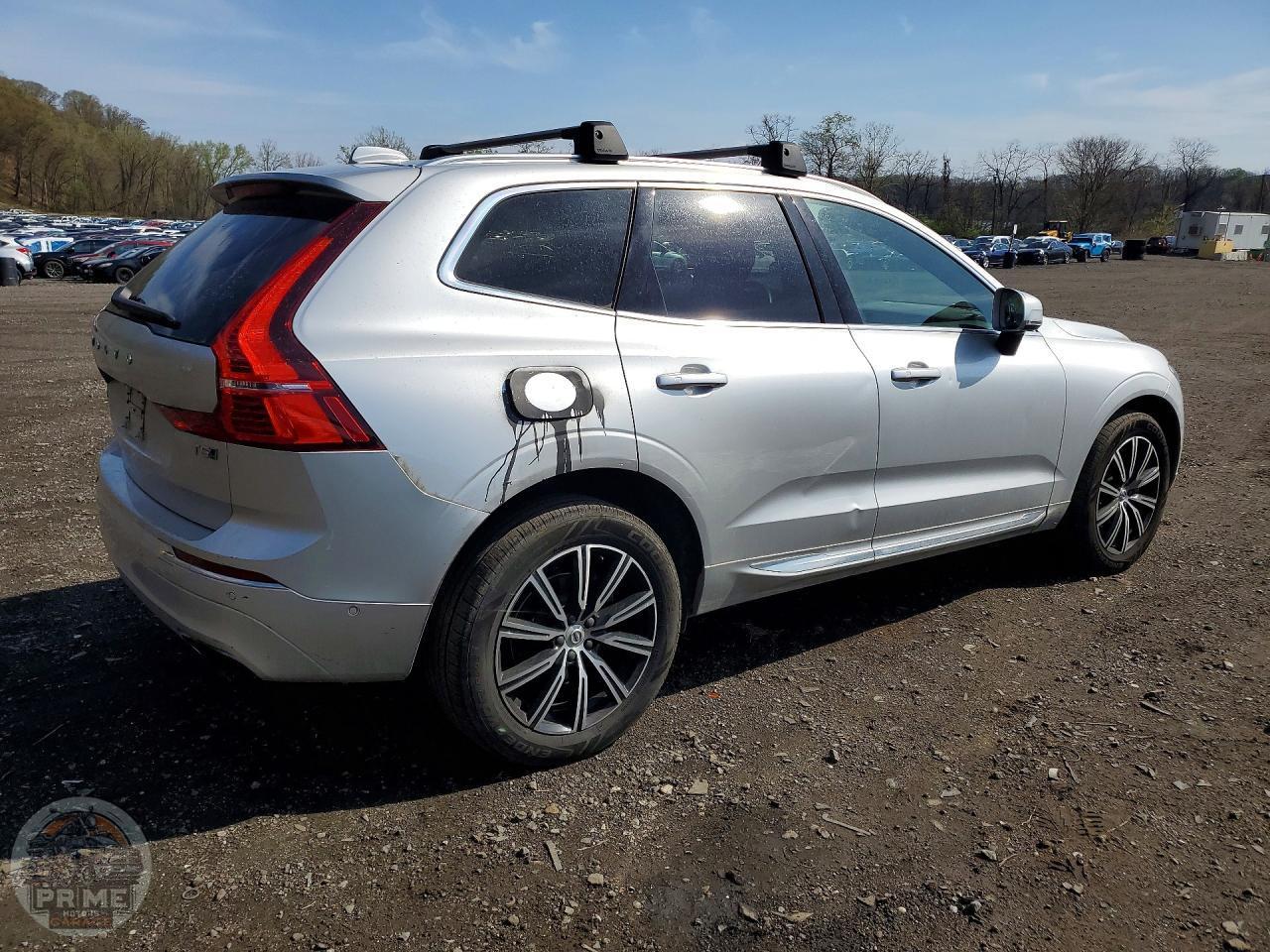 2021 VOLVO XC60 — фото 3