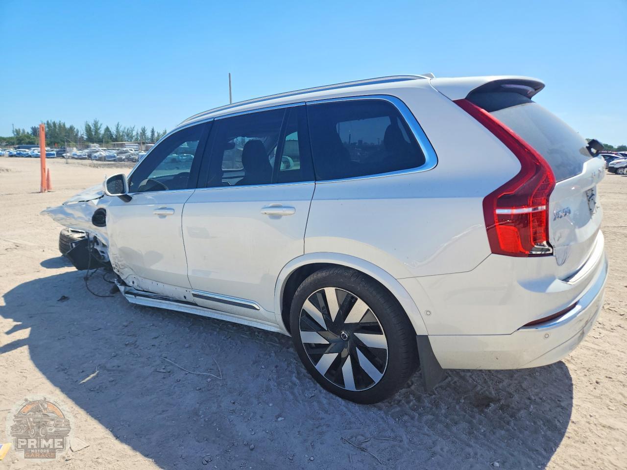 2025 VOLVO XC90 — фото 2