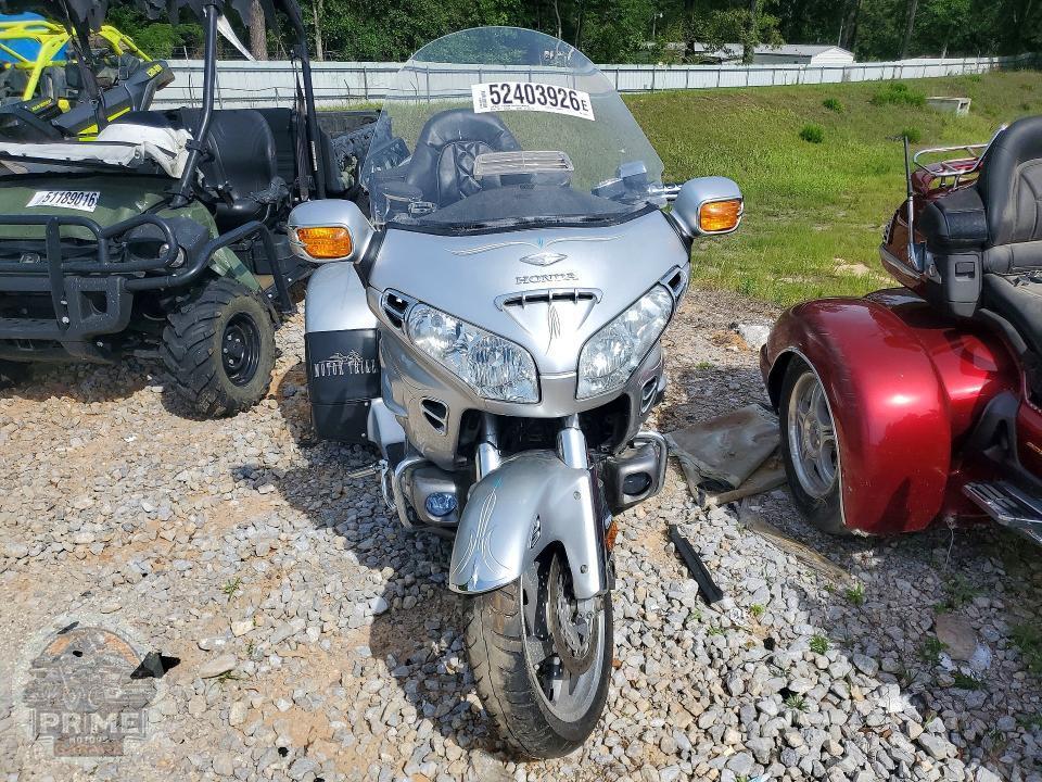 2005 HONDA GL1800 — фото 2