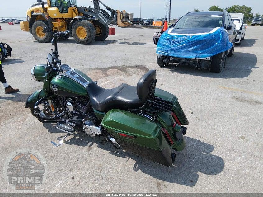 2014 HARLEY-DAVIDSON FLHRSE4 (CVO ROAD KING) CVO — фото 4