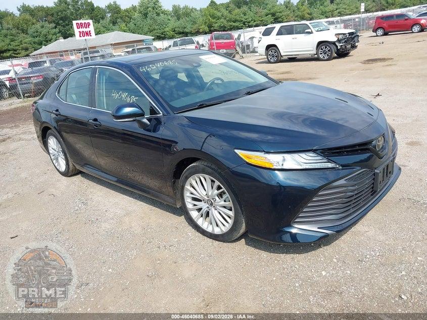 2019 TOYOTA CAMRY XLE — фото 1