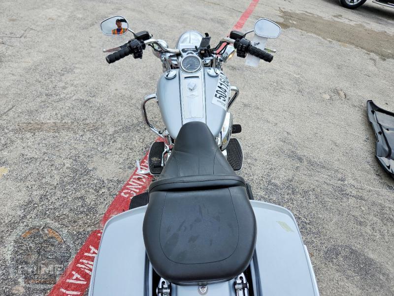 2019 HARLEY-DAVIDSON FLHR (ROAD KING) — фото 6