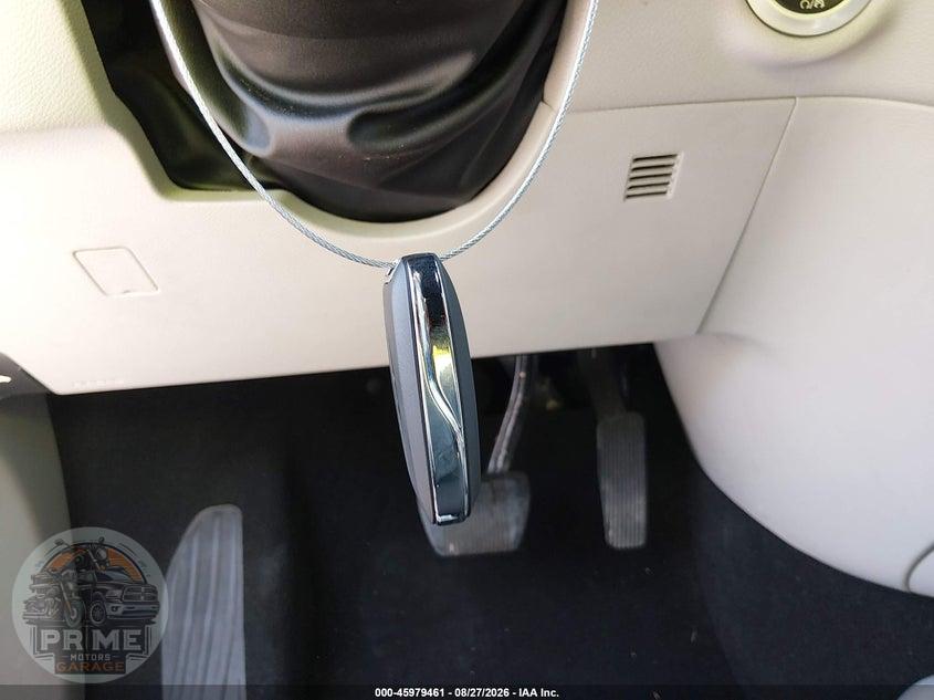 2023 CHRYSLER VOYAGER LX — фото 11