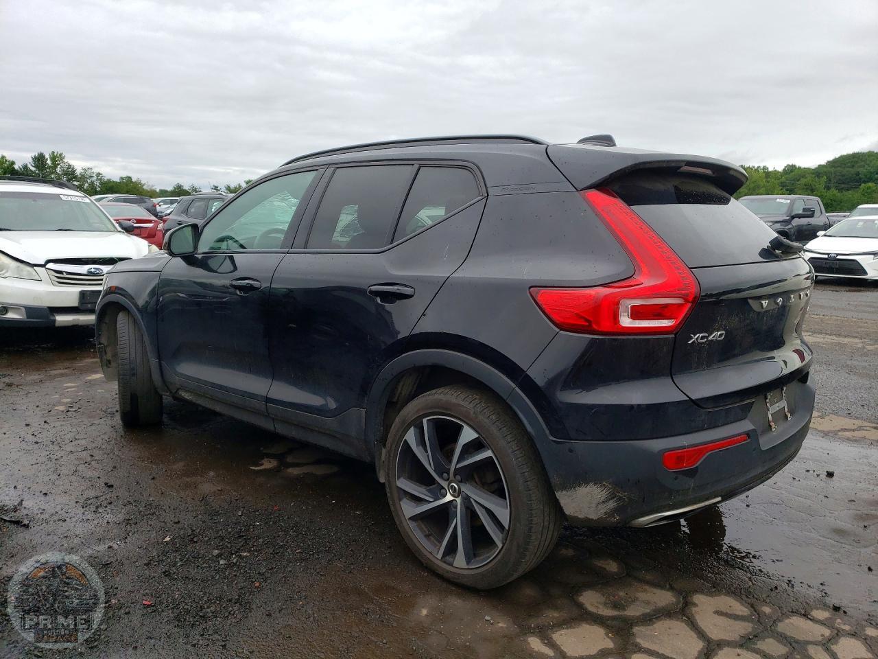 2020 VOLVO XC40 — фото 2