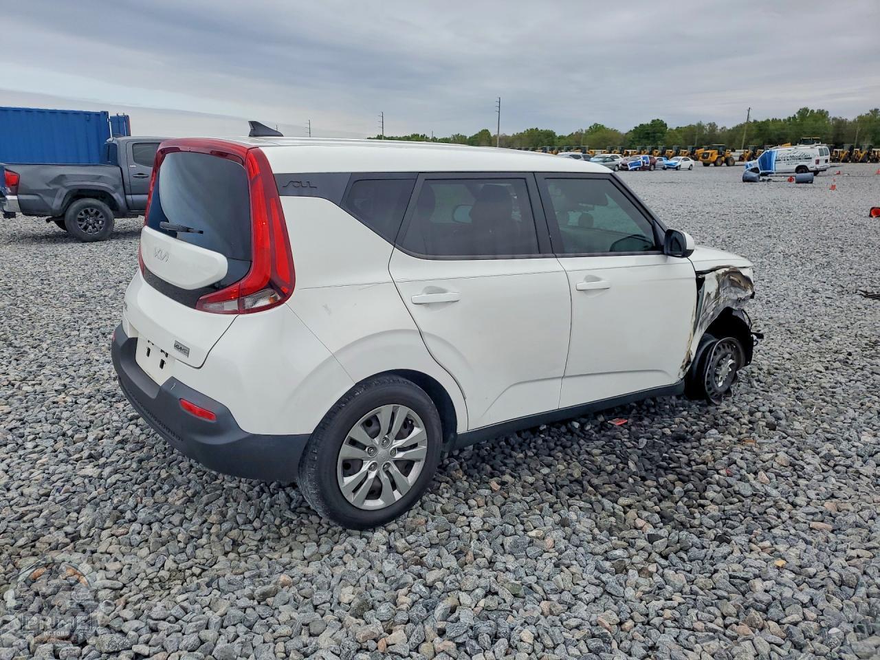 2022 KIA SOUL — фото 3