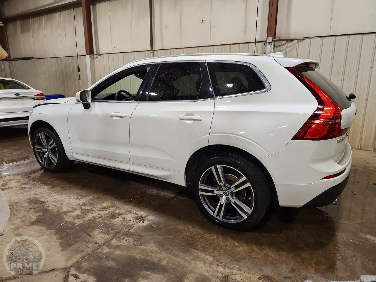 2021 VOLVO XC60 — фото 4