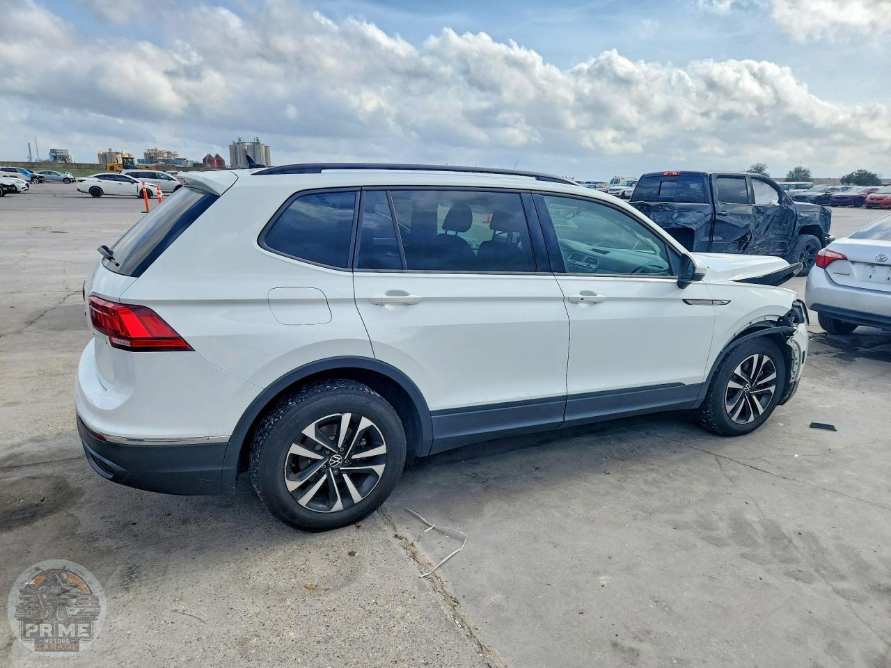 2023 VOLKSWAGEN TIGUAN — фото 3