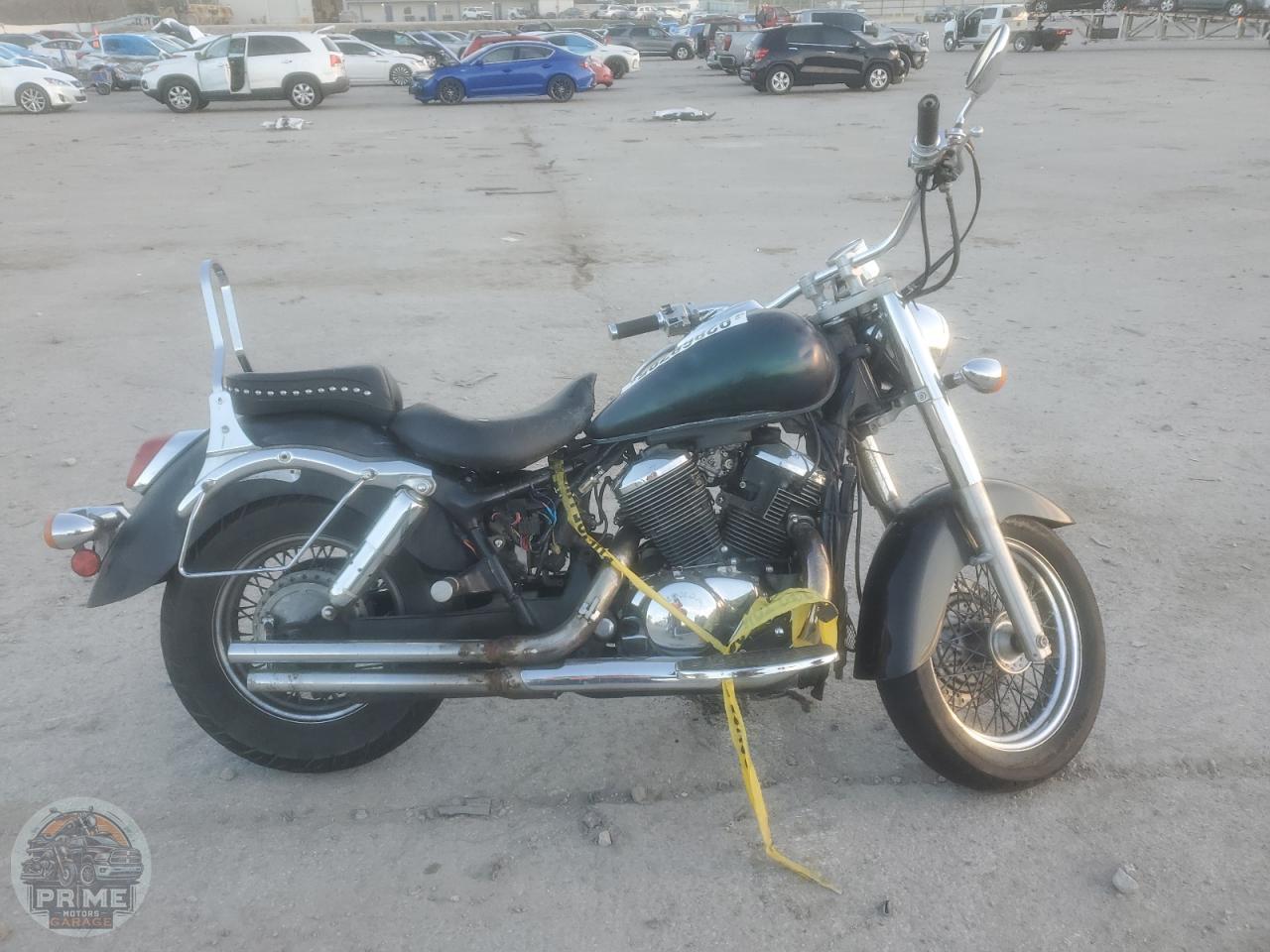1998 HONDA VT750 — фото 1