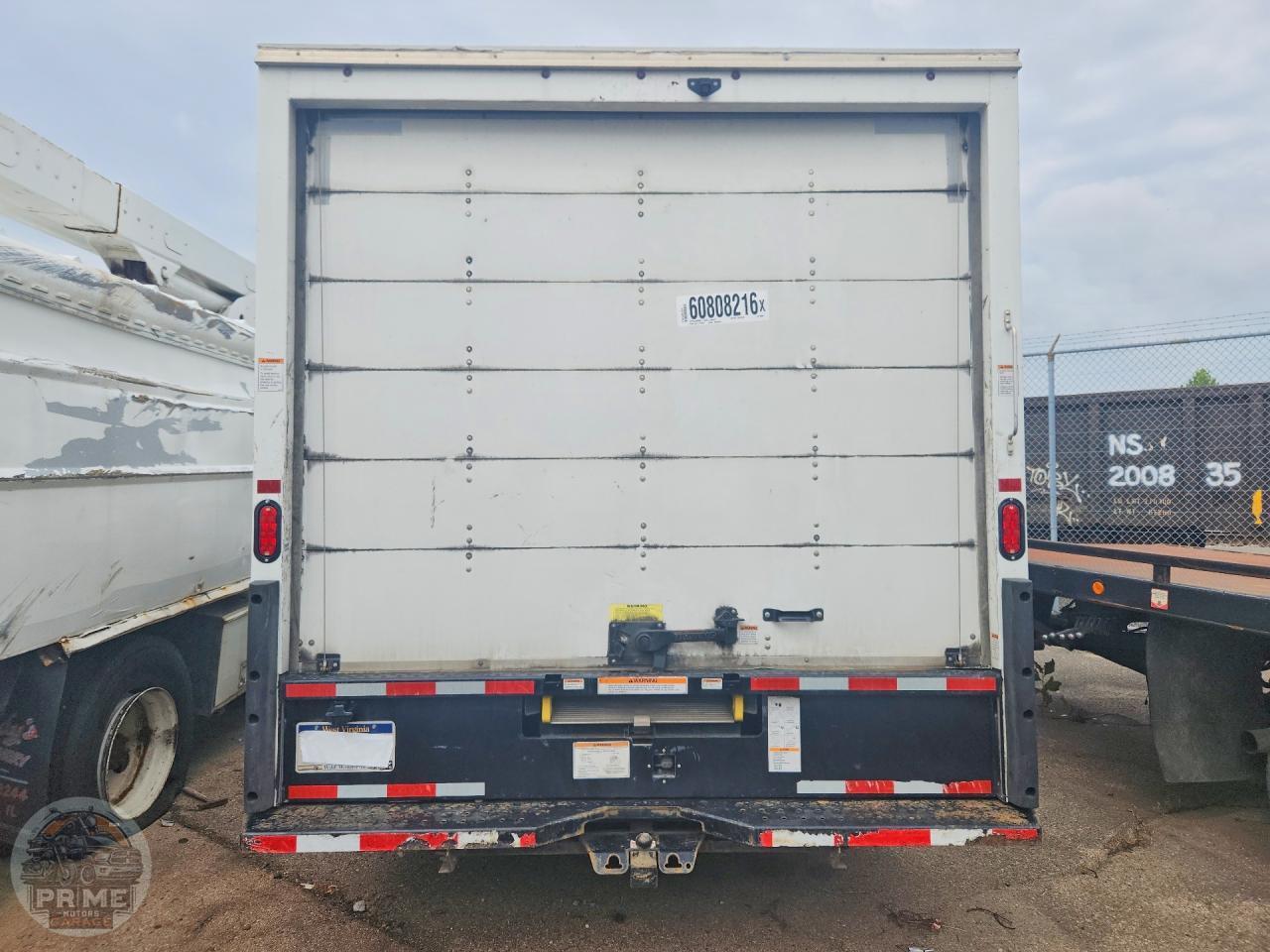 2023 GMC SAVANA — фото 5