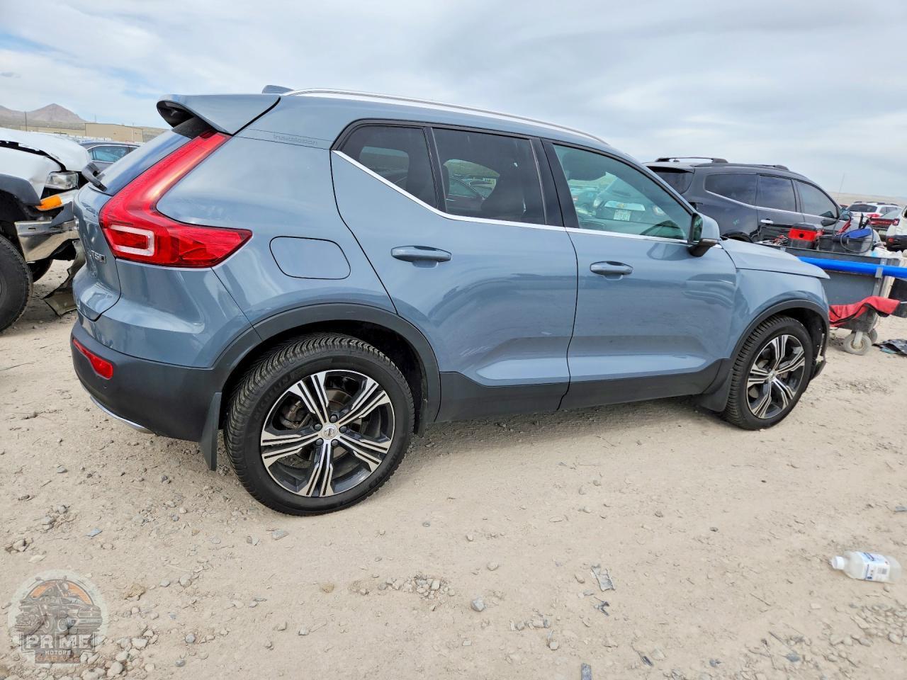 2020 VOLVO XC40 — фото 3