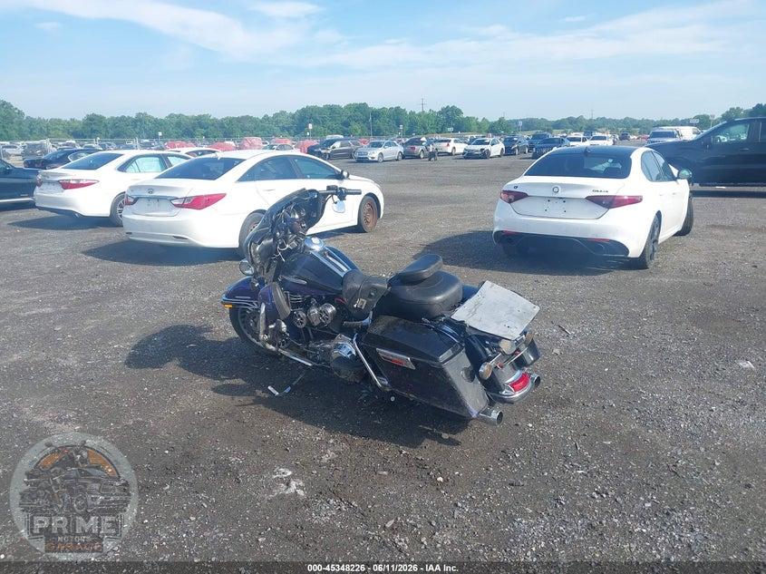 2010 HARLEY-DAVIDSON FLHTK (ULTRA LIMITED) — фото 3
