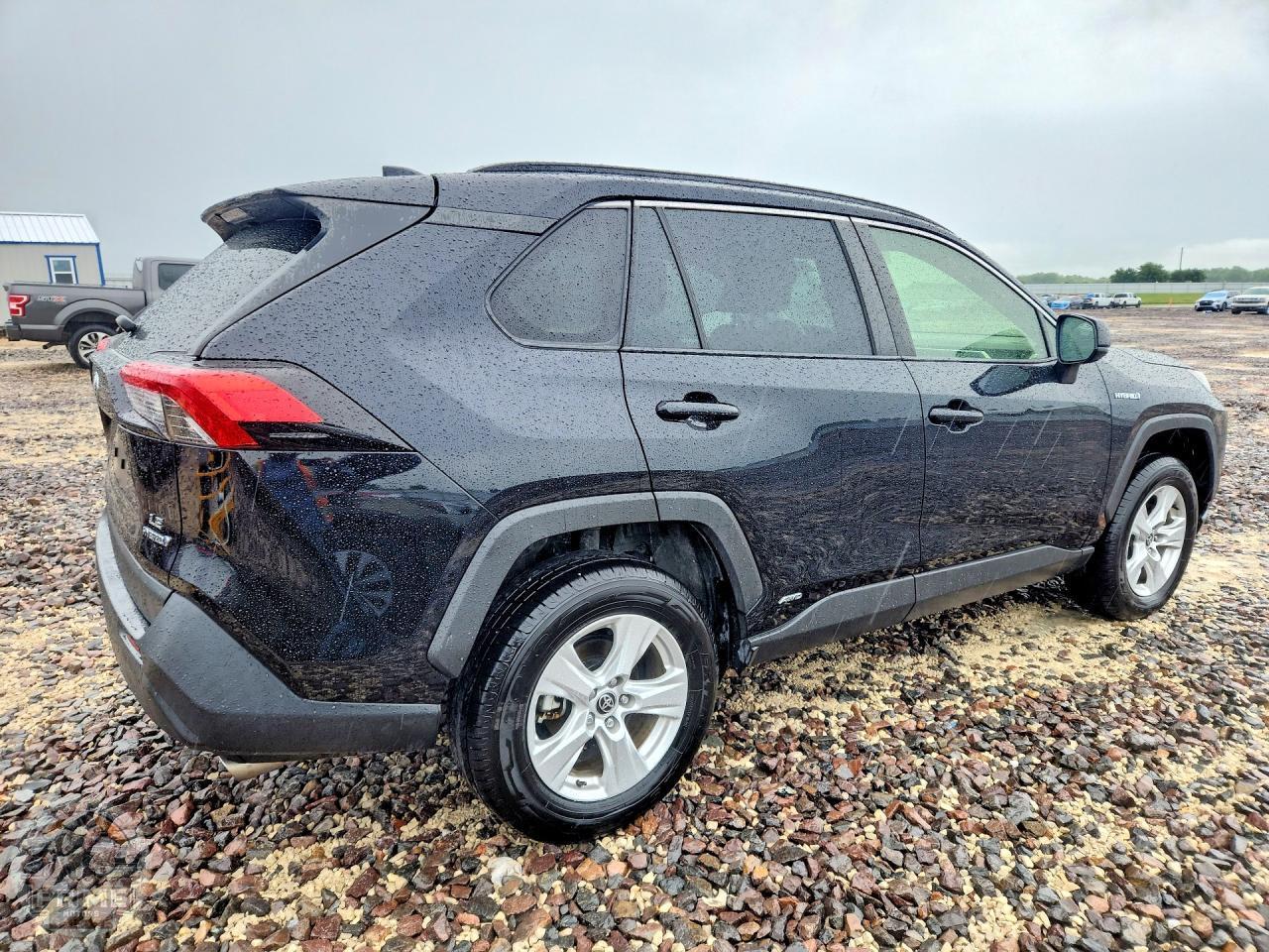 2021 TOYOTA RAV4 — фото 3