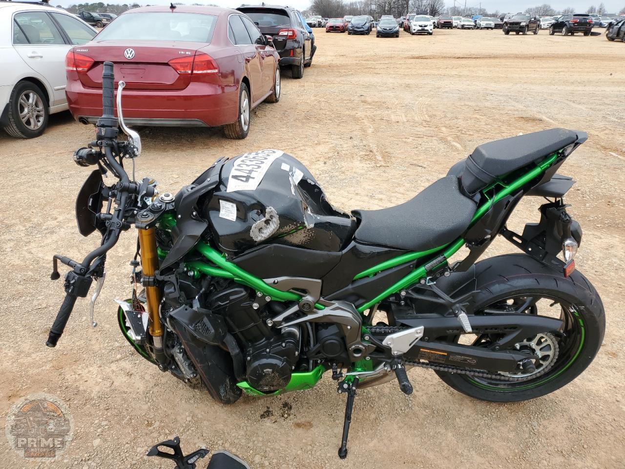 2024 KAWASAKI ZR900 — фото 3