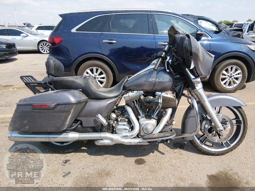 2015 HARLEY-DAVIDSON FLHX (STREET GLIDE) STREET GLIDE — фото 12