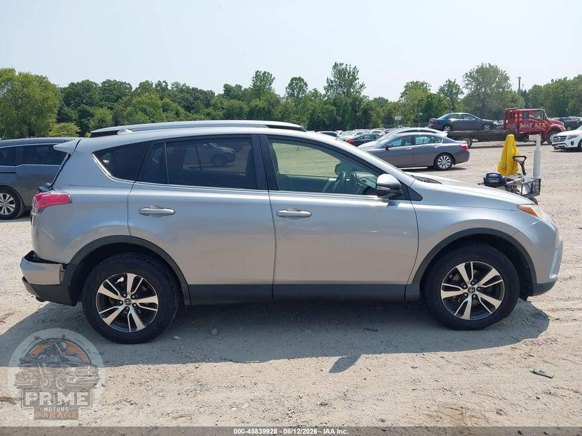 2018 TOYOTA RAV4 XLE — фото 13