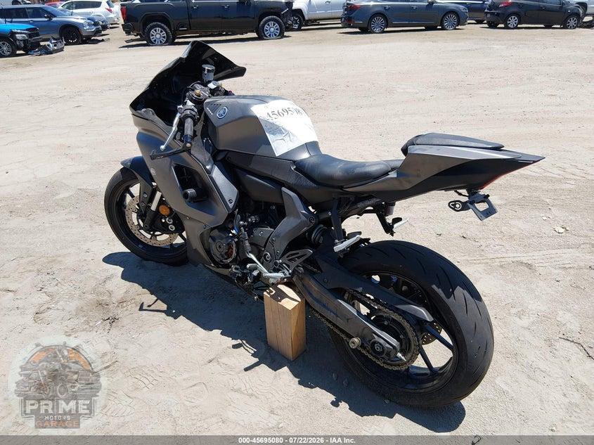 2024 YAMAHA YZFR7 — фото 3