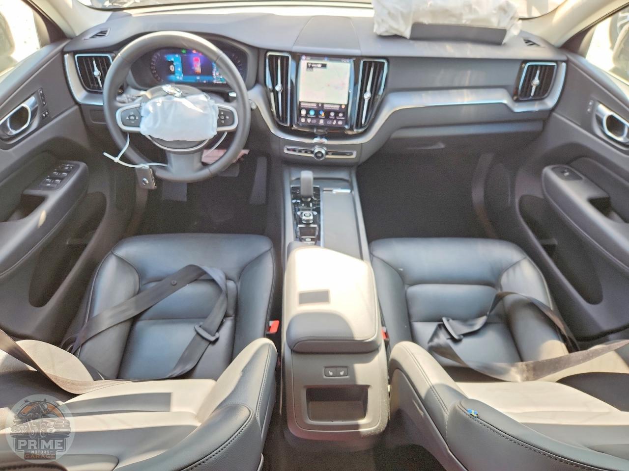 2025 VOLVO XC60 — фото 8
