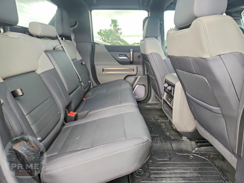 2025 GMC HUMMER — фото 10