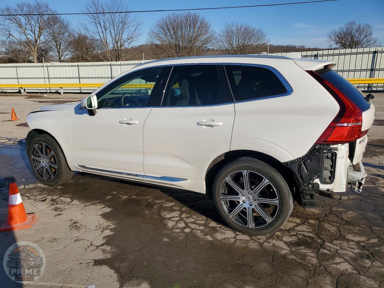 2021 VOLVO XC60 — фото 2