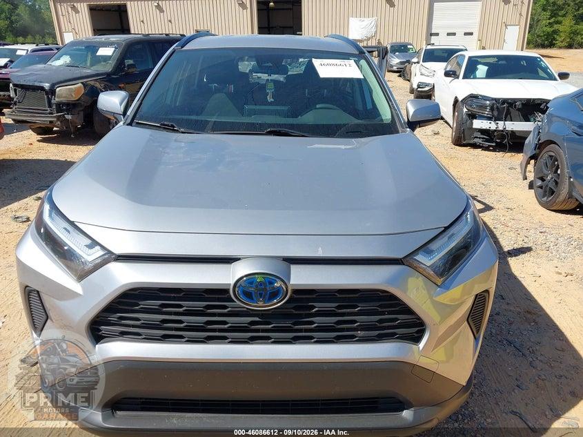 2024 TOYOTA RAV4 HYBRID XLE — фото 12