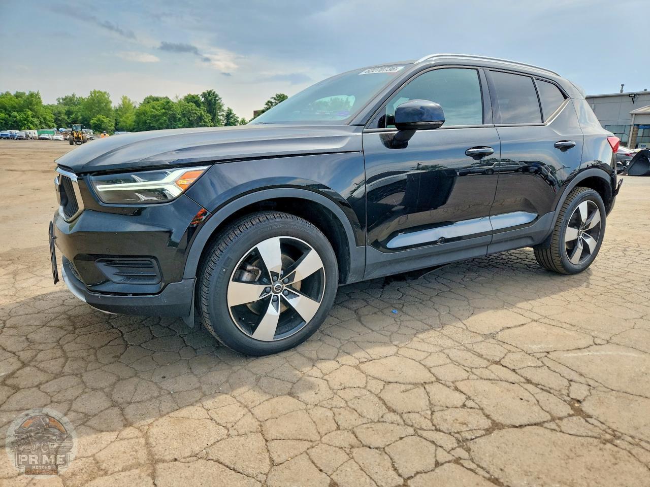 2020 VOLVO XC40 — фото 1