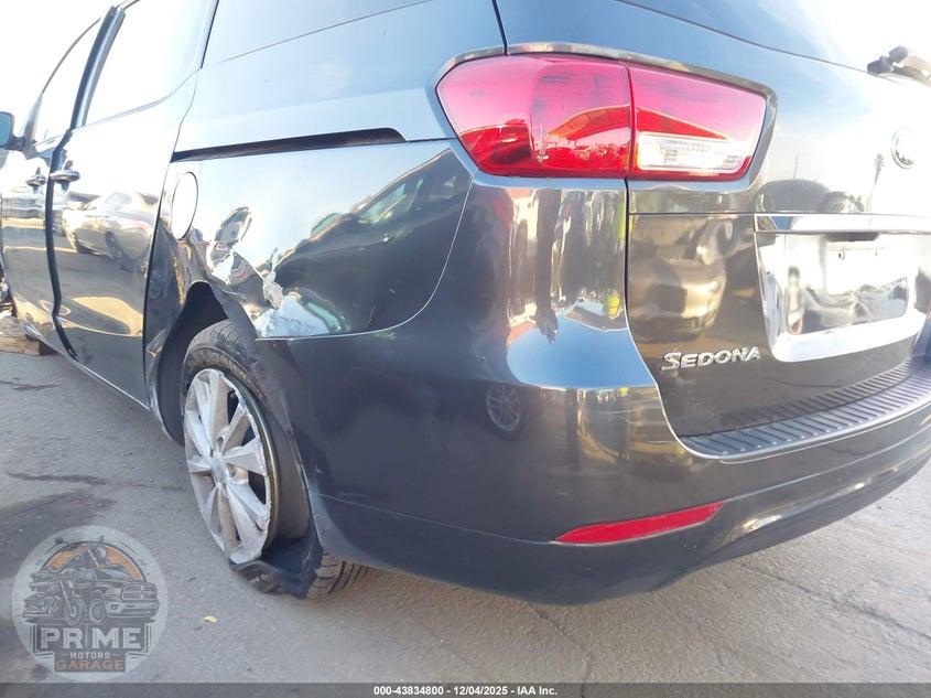 2017 KIA SEDONA LX — фото 22