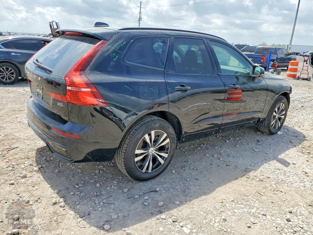 2025 VOLVO XC60 — фото 3