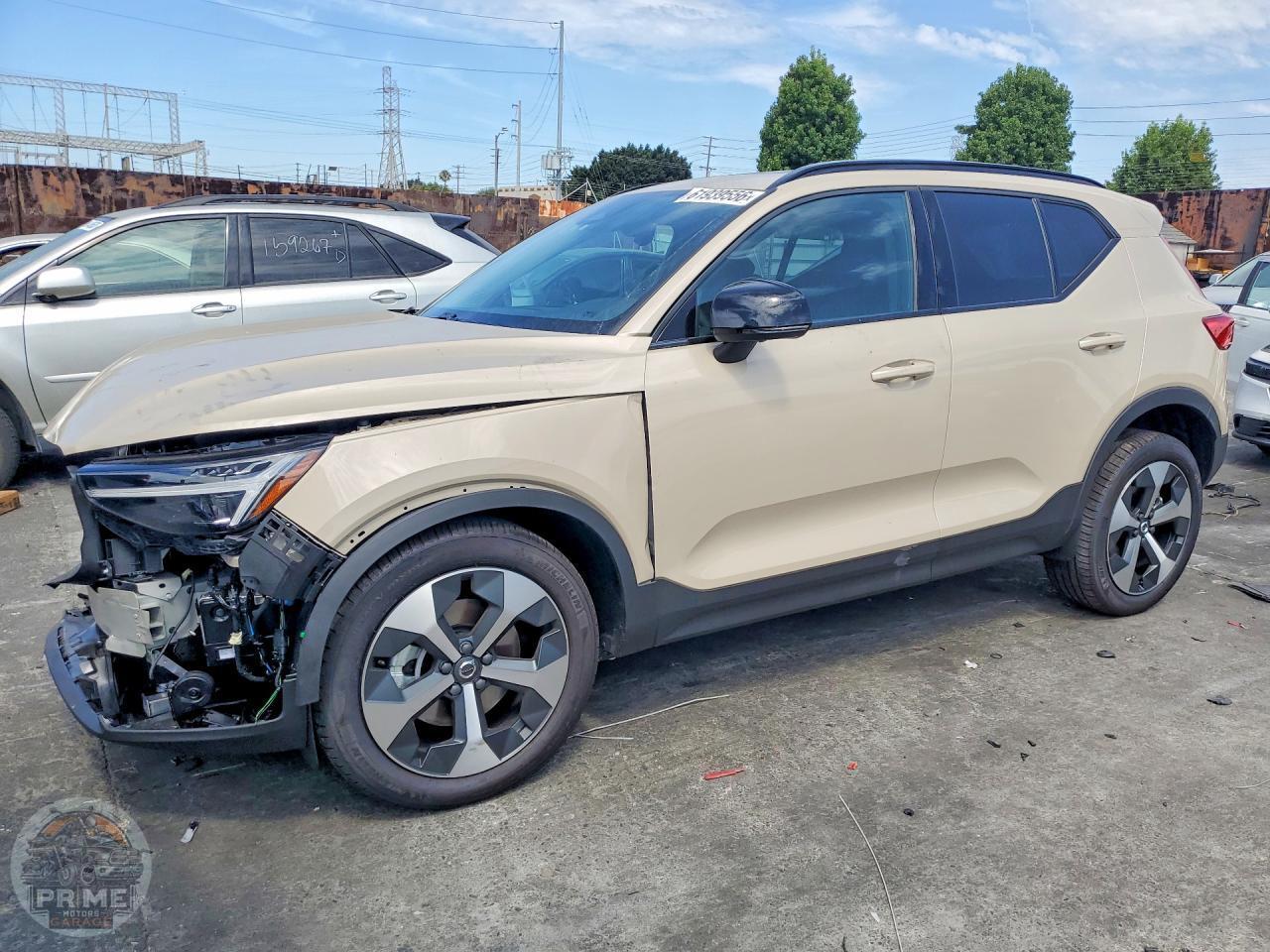 2026 VOLVO XC40 — фото 2