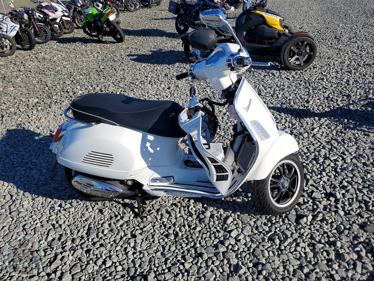 2023 VESPA GTSSEI — фото 1