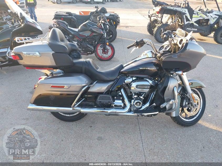 2017 HARLEY-DAVIDSON FLTRU (ROAD GLIDE ULTRA) — фото 11
