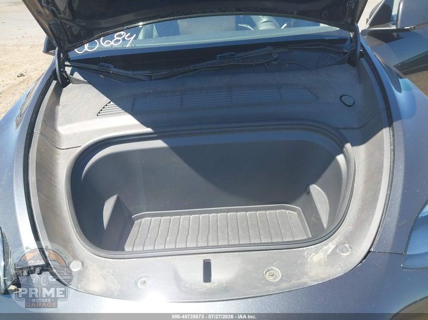 2024 TESLA MODEL Y LONG RANGE DUAL MOTOR ALL-WHEEL DRIVE — фото 10
