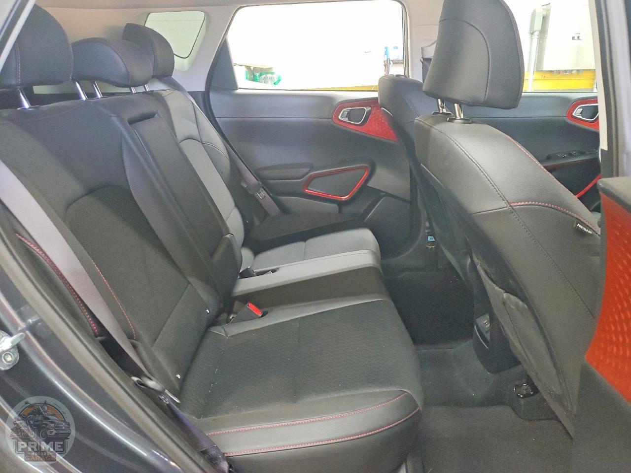 2025 KIA SOUL — фото 10