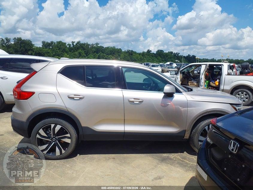 2023 VOLVO XC40 B5 PLUS BRIGHT THEME — фото 13