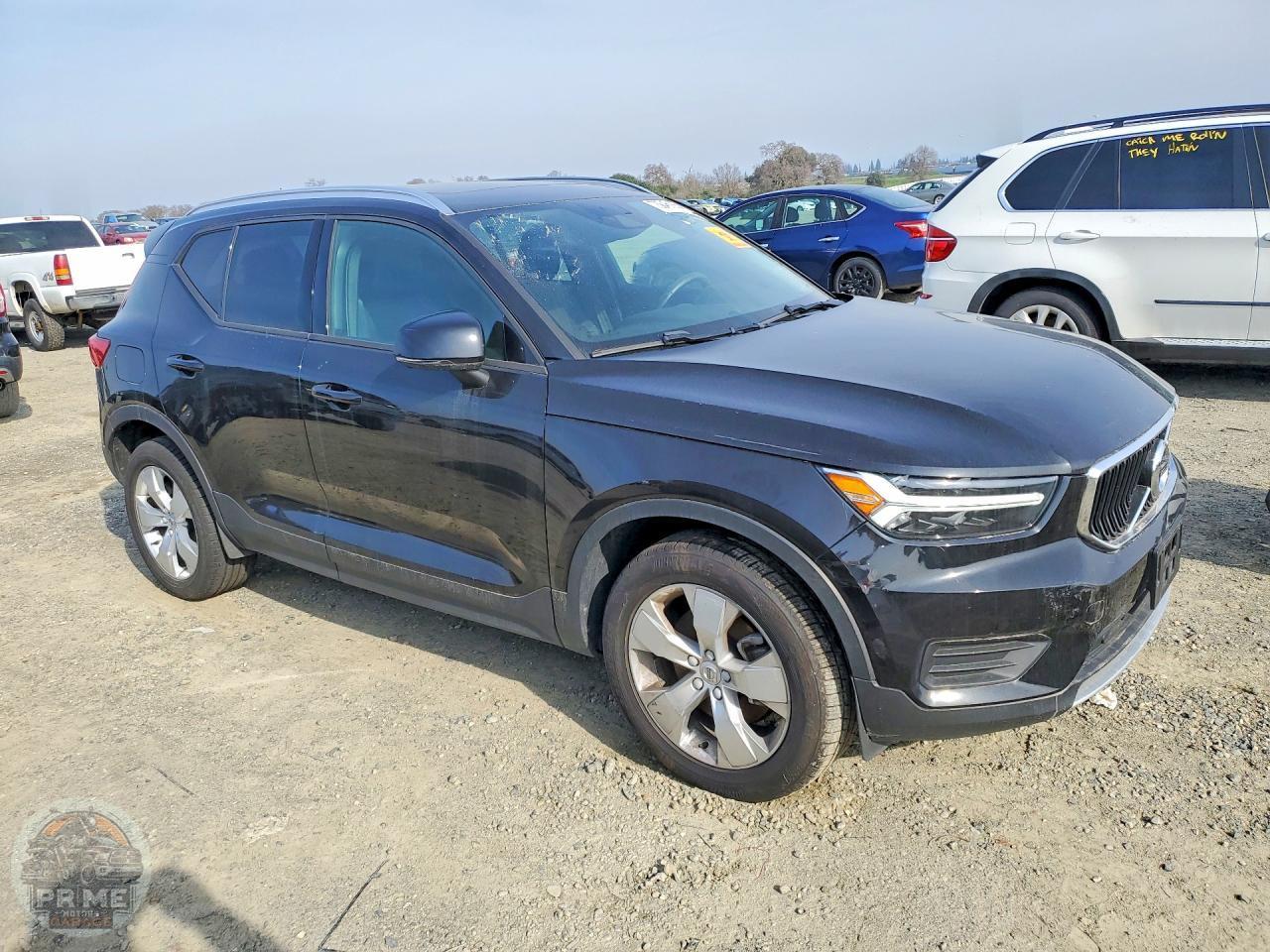 2020 VOLVO XC40 — фото 4