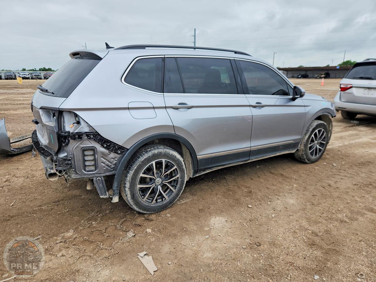 2021 VOLKSWAGEN TIGUAN — фото 3