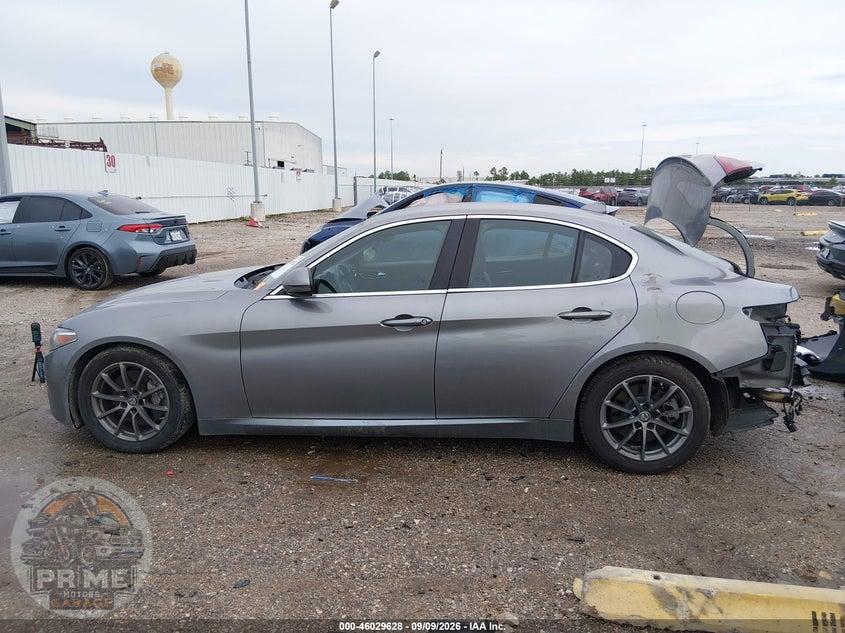 2018 ALFA ROMEO GIULIA RWD — фото 15