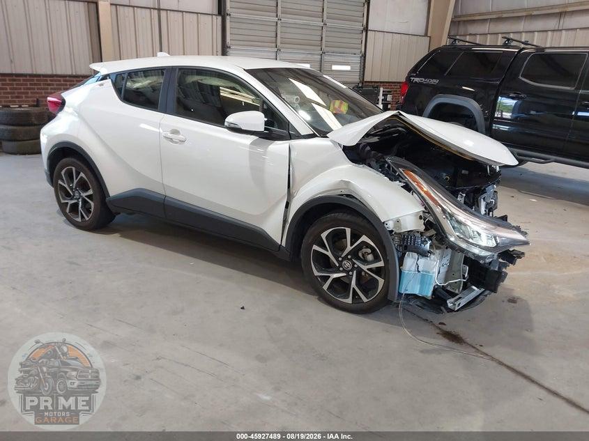 2020 TOYOTA C-HR XLE — фото 1